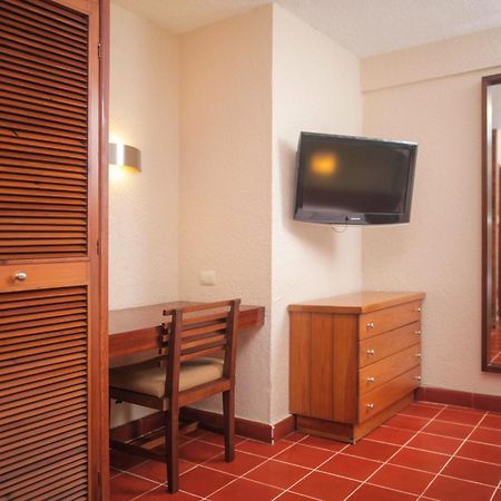 Suites Colonial Cozumel Kültér fotó